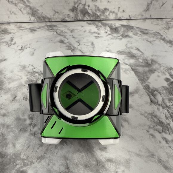 Ben 10 Omnitrix Watch Playmates 40+ Alien Phrases & SFX Season 3 Working/Tested - Picture 1 of 7